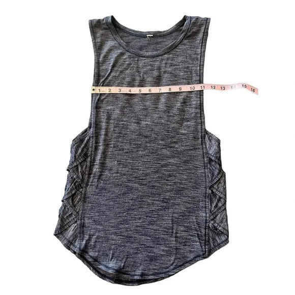 Lululemon Women's Bluish Gray Muscle Tank Top Size M Criss-Cross Detail - Picture 2 of 7